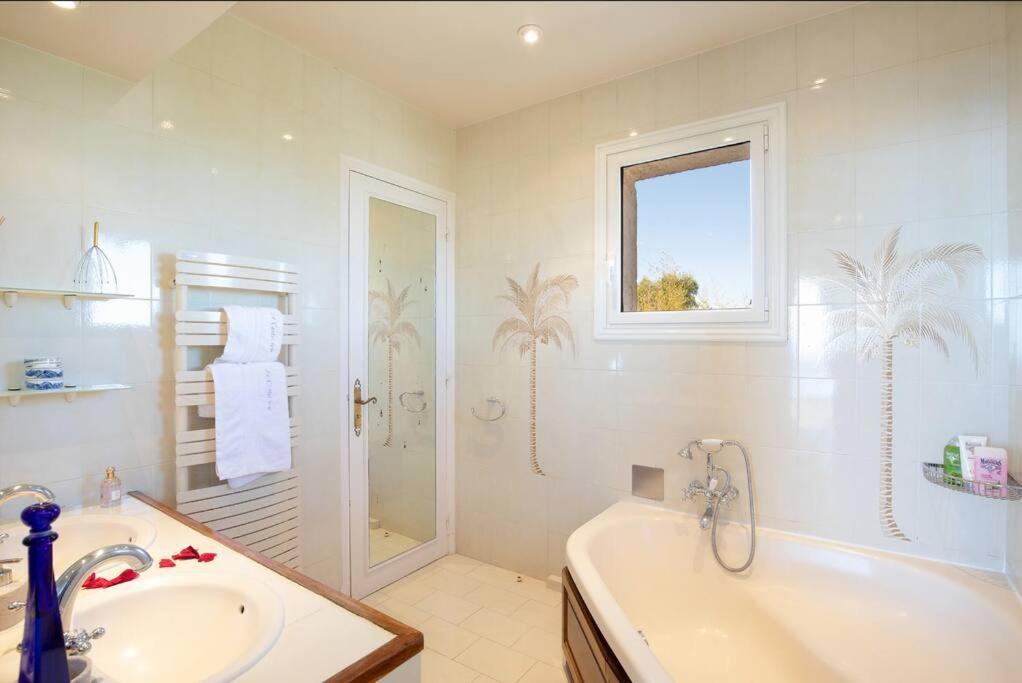 Le Castel Rose Super Cannes, Face Aux Iles De Lerins Vallauris Exterior foto